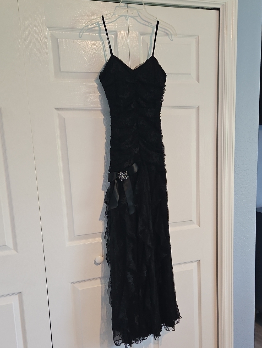 VINTAGE Black Lace Evening Dress with Ribbon Detail GREAT CONDITION